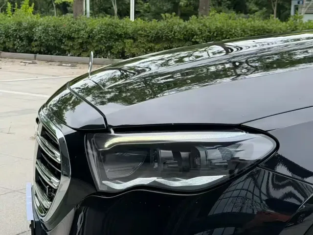 Mercedes-Benz E-Class — Фото автомобиля 6