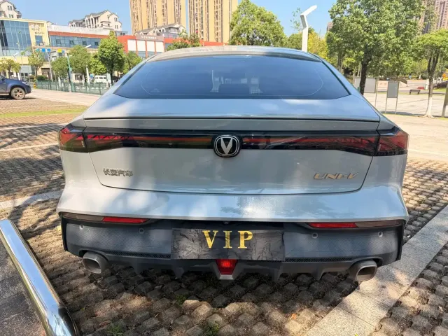 Changan UNI-V — Фото автомобиля 6