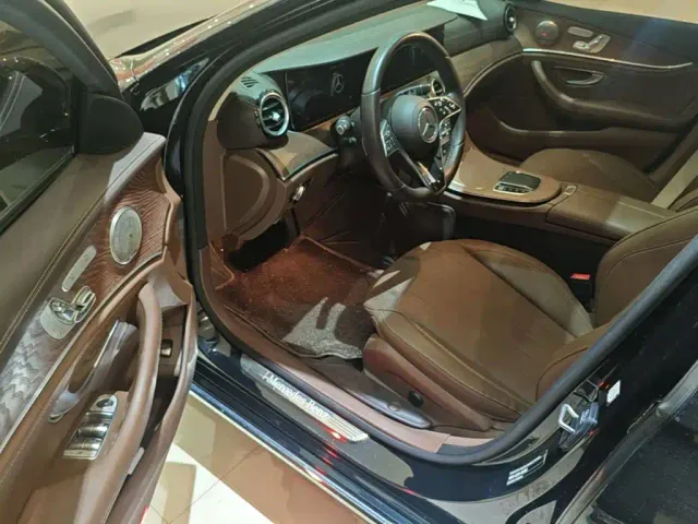 Mercedes-Benz E-Class — Фото автомобиля 15