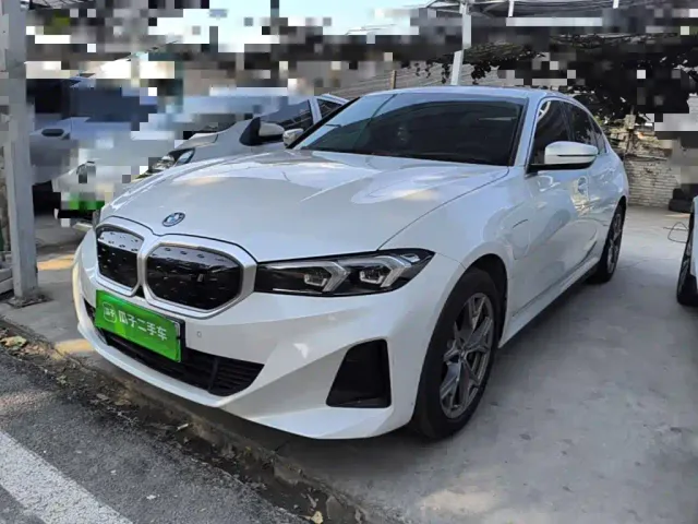 Фотография автомобиля — BMW i3