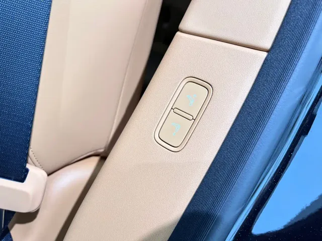 ZEEKR Zeekr 9X 2025 model Ultra Edition 70kWh — Фото автомобиля 16