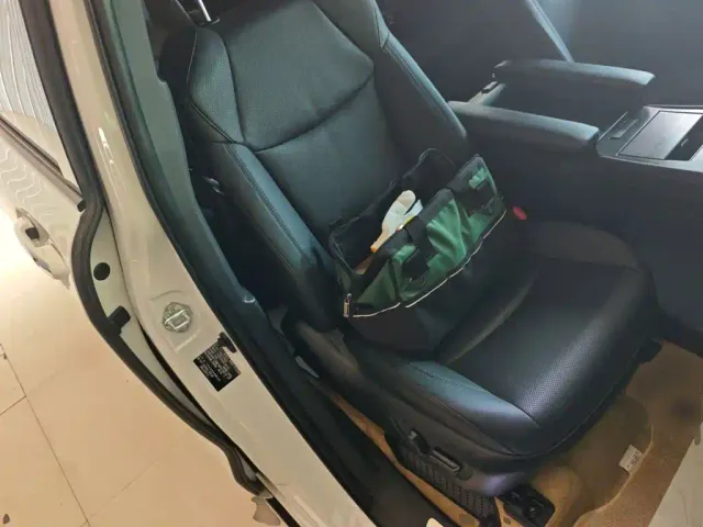 Toyota Sienna — Фото автомобиля 19