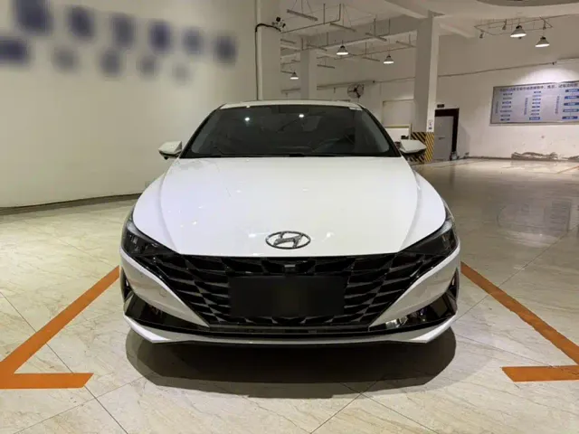 Hyundai Elantra — Фото автомобиля 8