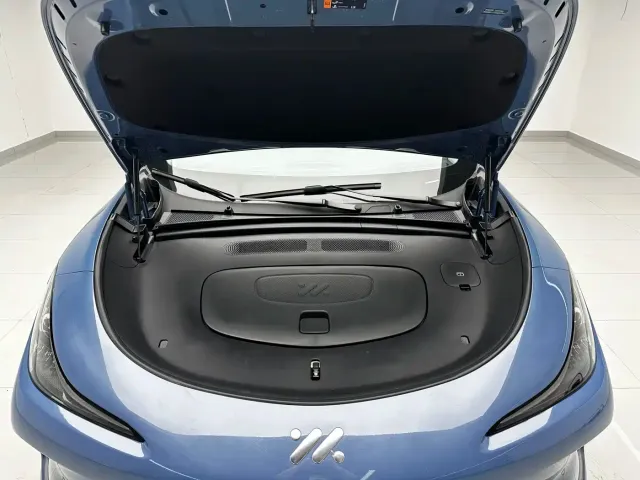 IM Motors LS6 — Фото автомобиля 15