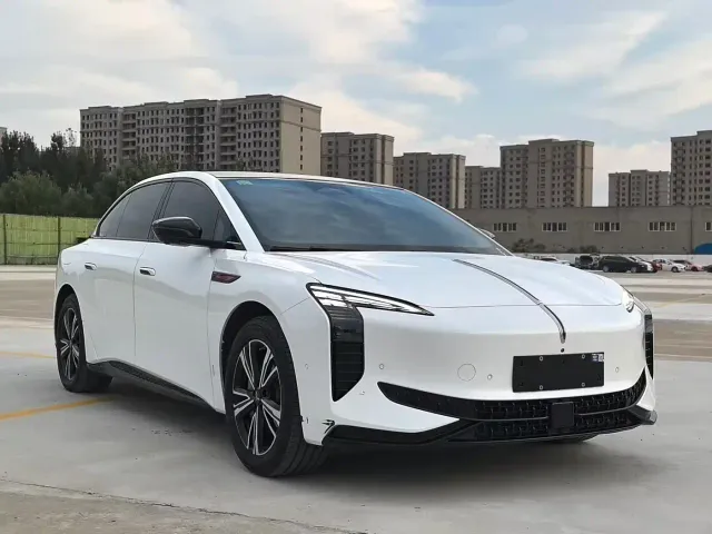 Hongqi EH7 — Фото автомобиля 3