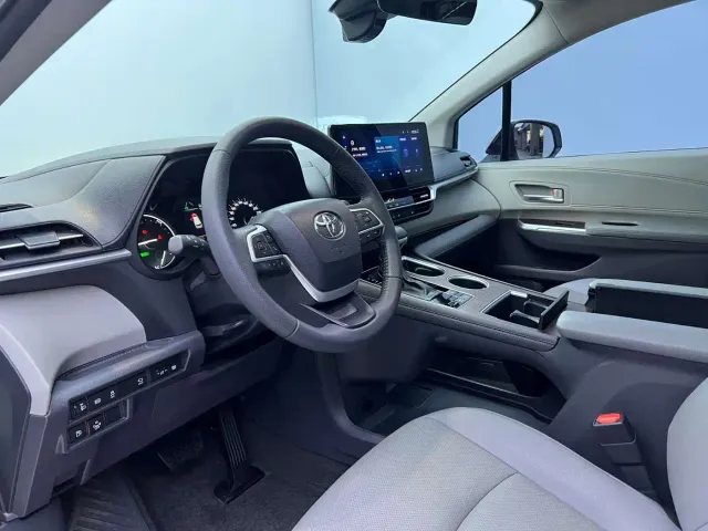 Toyota Granvia — Фото автомобиля 9