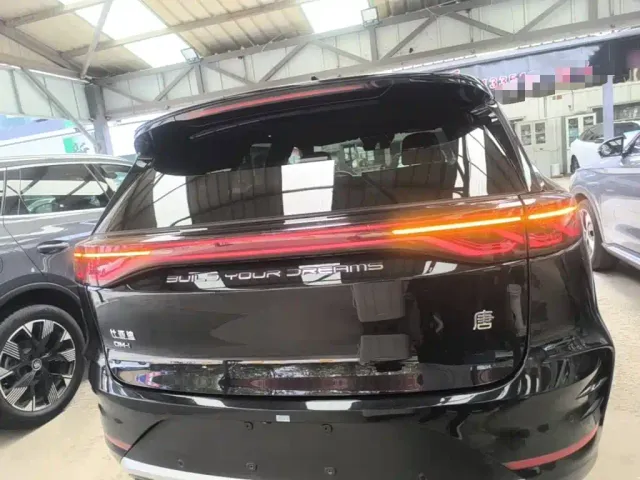 BYD Tang — Фото автомобиля 5