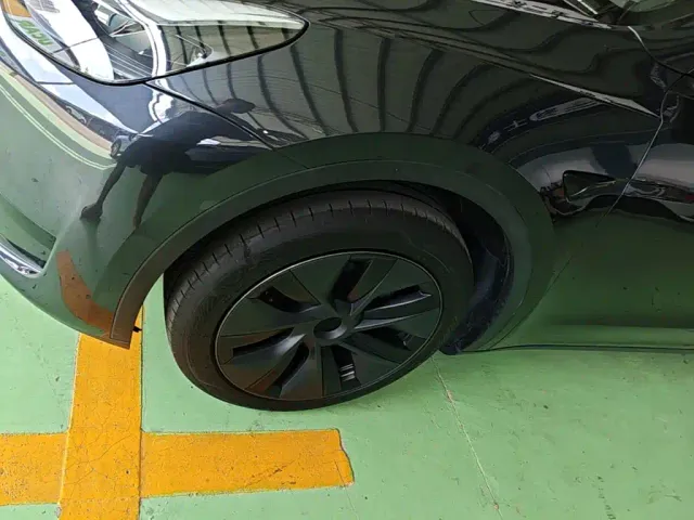 Tesla Model Y — Фото автомобиля 22