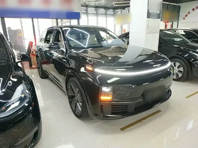 Li Auto L7 — Фото автомобиля 3