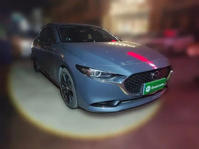 Mazda Axela — Фото автомобиля 23
