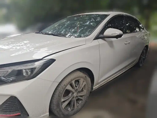 Changan Eado — Фото автомобиля 2