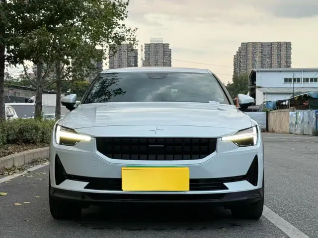 Polestar 2 — Фото автомобиля 2
