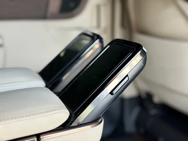Toyota Alphard — Фото автомобиля 18