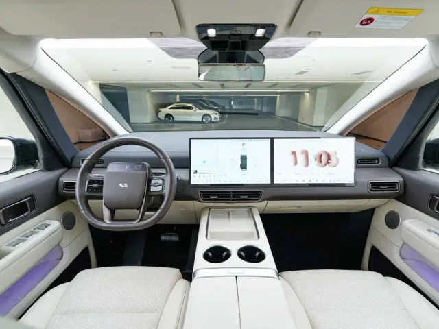 Li Auto MEGA — Фото автомобиля 22