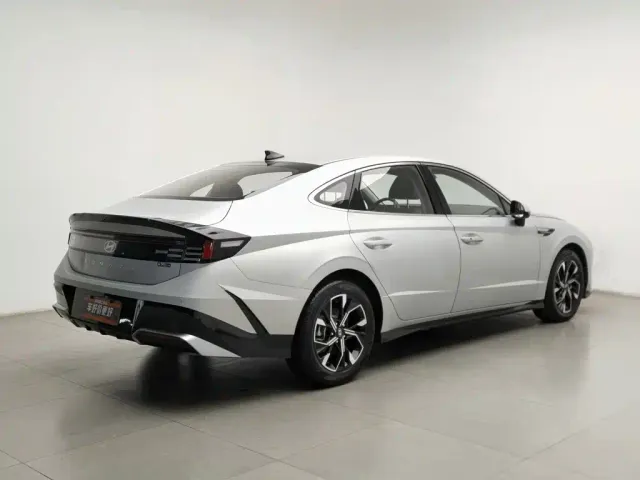 Hyundai Sonata — Фото автомобиля 2