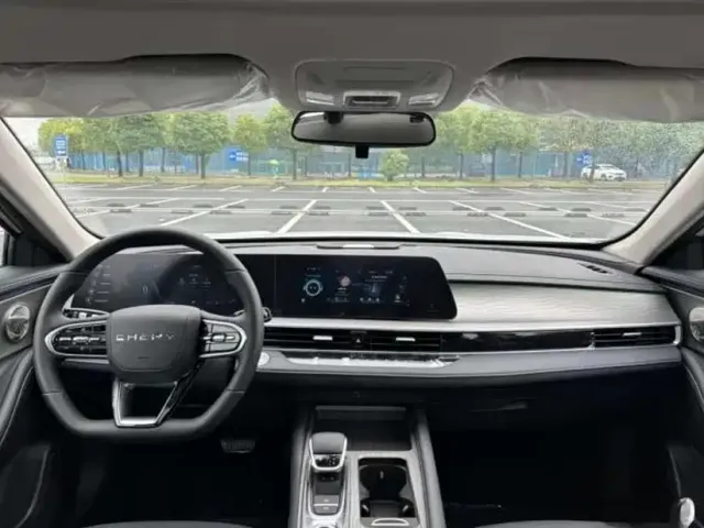 Chery Arrizo 8 — Фото автомобиля 6