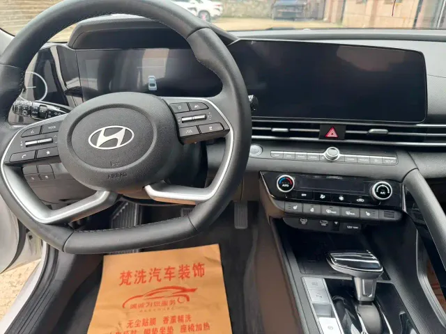 Hyundai Elantra — Фото автомобиля 9