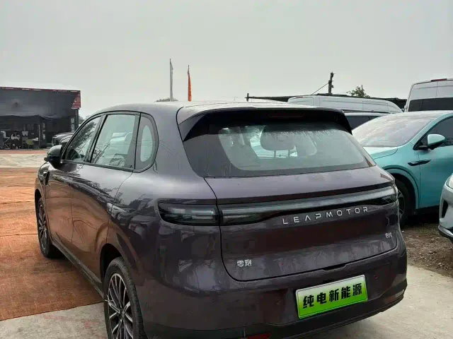 Leapmotor B10 — Фото автомобиля 7