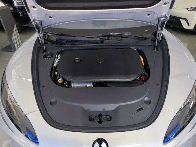Denza Z9GT — Фото автомобиля 19