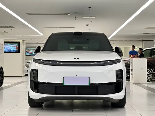Li Auto L6 — Фото автомобиля 2