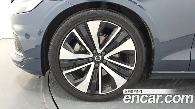 Вольво S60 S60 третьего поколения B5 Ultimate Bright — Фото автомобиля 5