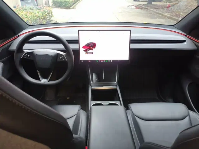 Tesla Model Y L — Фото автомобиля 9