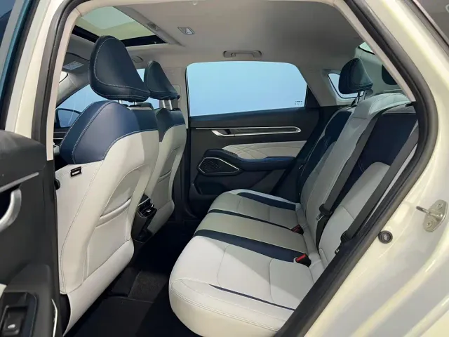 Geely Emgrand — Фото автомобиля 5