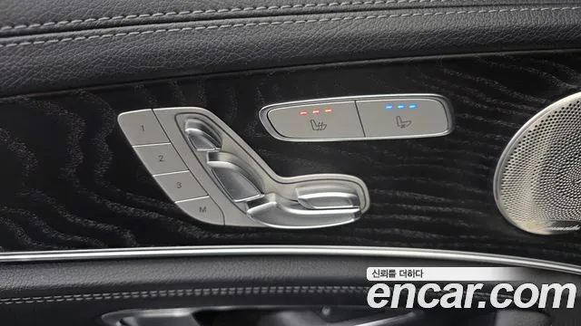 Mercedes-Benz E-Class — Фото автомобиля 11