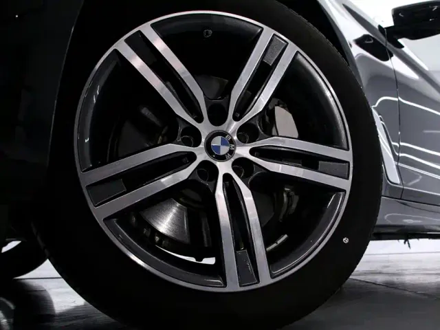 BMW 5 Series — Фото автомобиля 19