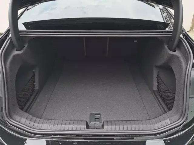 Audi A6L e-tron — Фото автомобиля 6