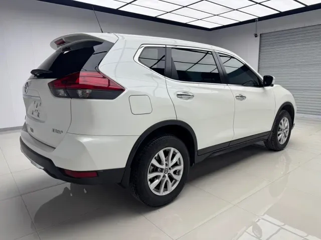 Nissan X-Trail — Фото автомобиля 6