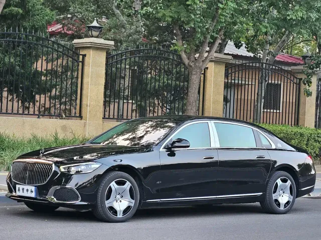Фотография автомобиля — Mercedes-Benz Maybach S-Class