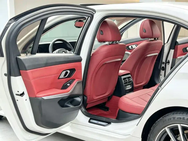 BMW 3 Series — Фото автомобиля 12