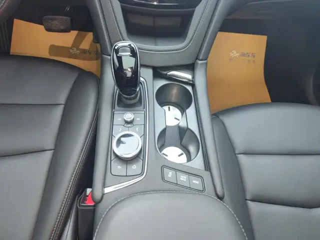 Cadillac XT5 — Фото автомобиля 16