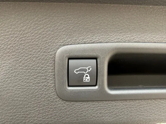 Toyota Sienna — Фото автомобиля 16