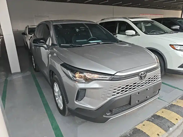 Toyota Corolla Cross — Фото автомобиля 3