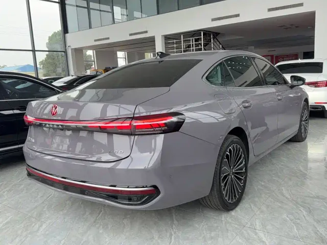 Volkswagen Passat — Фото автомобиля 9