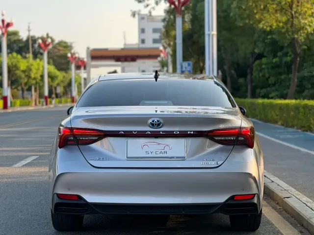 Toyota Avalon — Фото автомобиля 4