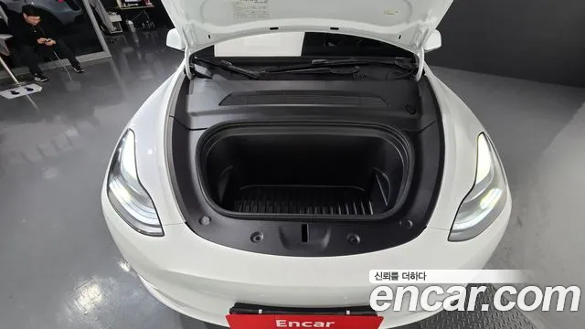 Tesla Model Y — Фото автомобиля 9