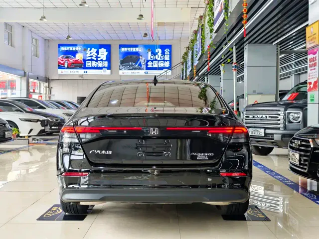 Honda Accord — Фото автомобиля 4