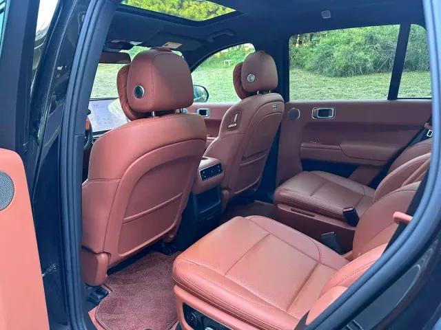 Li Auto L8 — Фото автомобиля 11