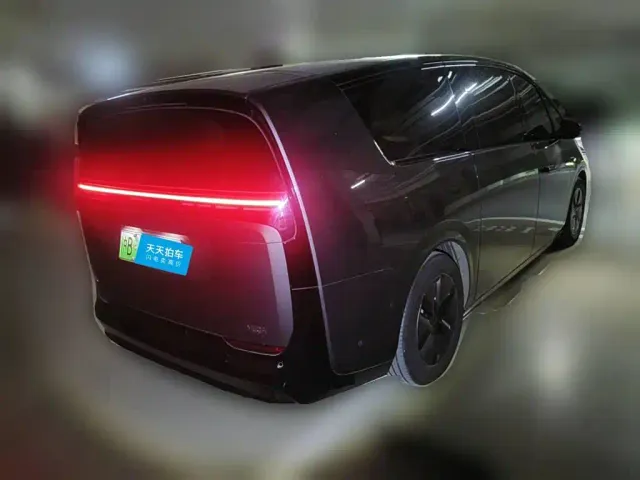 Li Auto Li Auto MEGA 2025 Ultra Smart Renewal Edition — Фото автомобиля 2