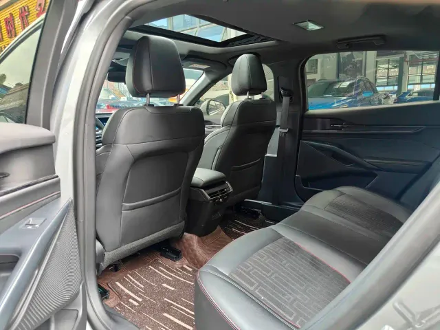 Ford Mondeo — Фото автомобиля 6