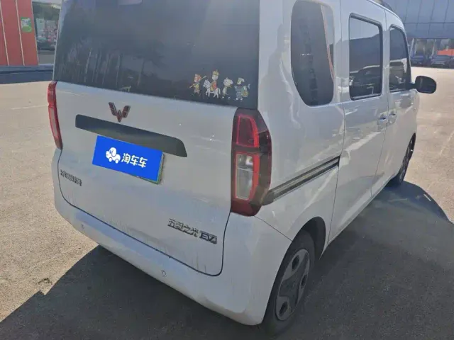 Wuling Zhiguang NEV — Фото автомобиля 3