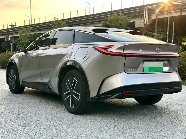 Toyota bZ5 — Фото автомобиля 6
