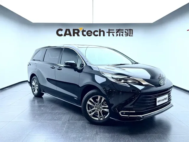 Toyota Sienna — Фото автомобиля 3