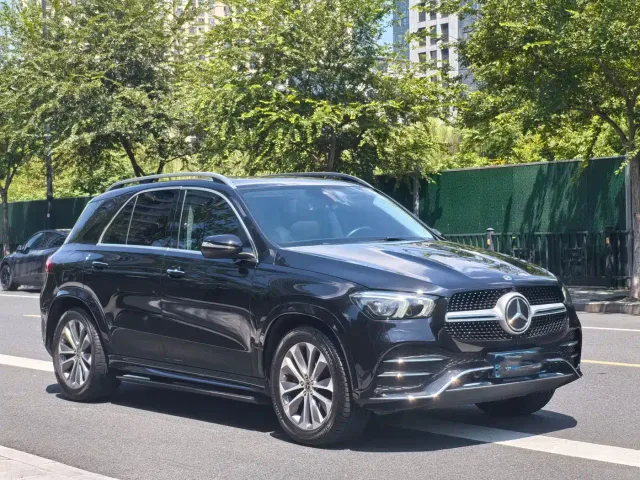 Mercedes-Benz GLE-Class — Фото автомобиля 3