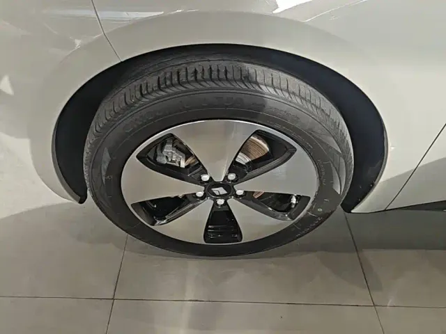 Baojun Cloud — Фото автомобиля 22