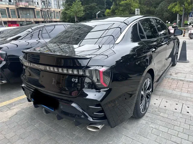 Lynk & Co 03 — Фото автомобиля 12