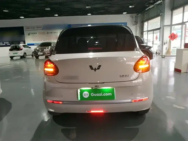 Wuling Bingo — Фото автомобиля 3